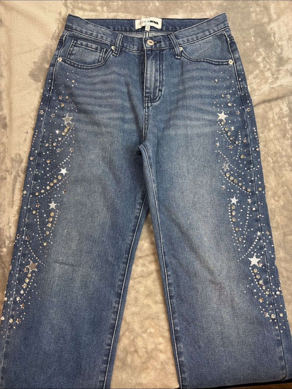 Fashion Nova Blue High-Rise Wide-Leg Jeans size 3 with Star & Stud Embellishment